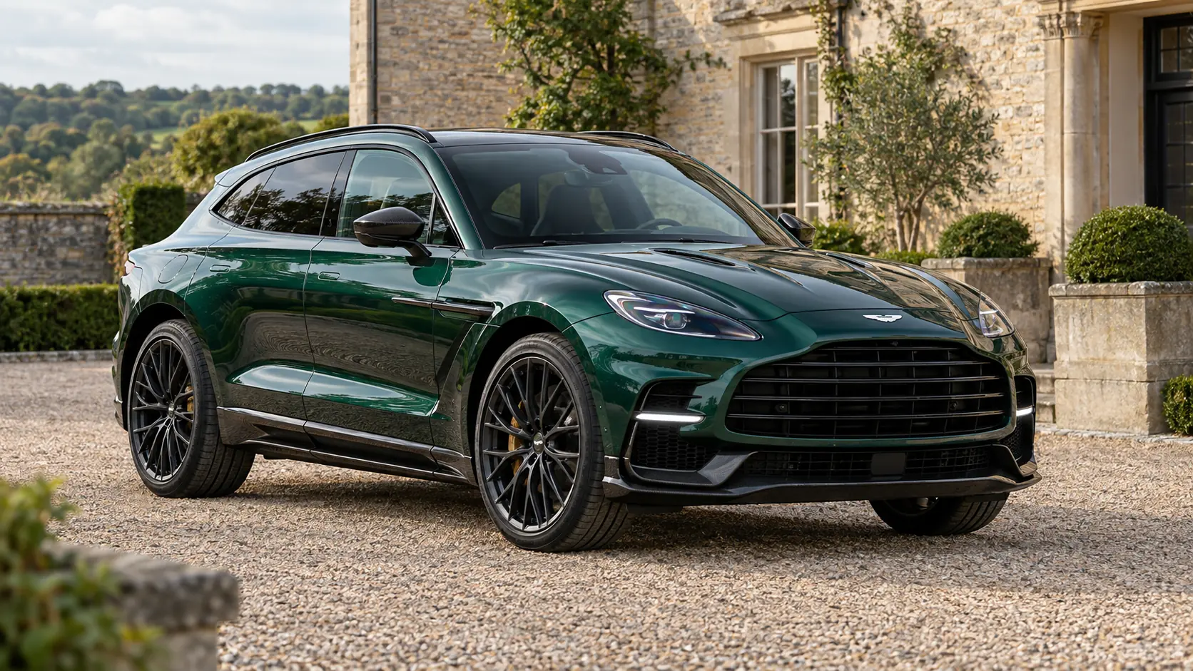 Miniatura generada por IA de Aston Martin DBX S, utilizando la ilustración de su perfil de artículo.
